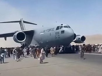 Pemain kebangsaan antara warga Afghan maut jatuh dari pesawat